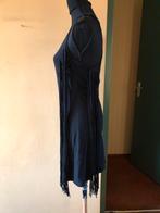 Leuk tuniek / jurk met lange franjes. Zwart. Mt S/M, Kleding | Dames, Jurken, Ophalen of Verzenden, Zo goed als nieuw, Zwart, Boven de knie
