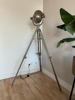 Industriële gietijzeren lamp op statief, Ophalen, Zo goed als nieuw, Metaal, 150 tot 200 cm