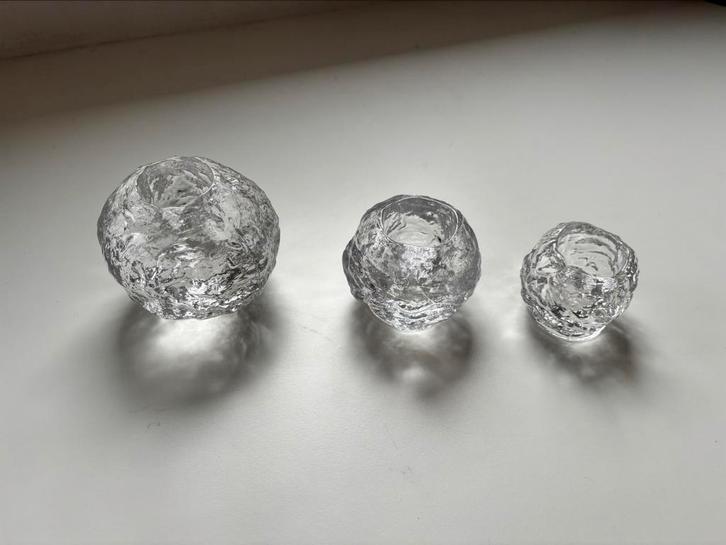 Kosta Boda Snowball, Huis en Inrichting, Woonaccessoires | Kandelaars en Kaarsen, Zo goed als nieuw, Kandelaar, Minder dan 25 cm