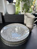 8 dinerborden en 6 mokken Zusss look a like, Huis en Inrichting, Keuken | Servies, Ophalen of Verzenden, Zo goed als nieuw, Aardewerk