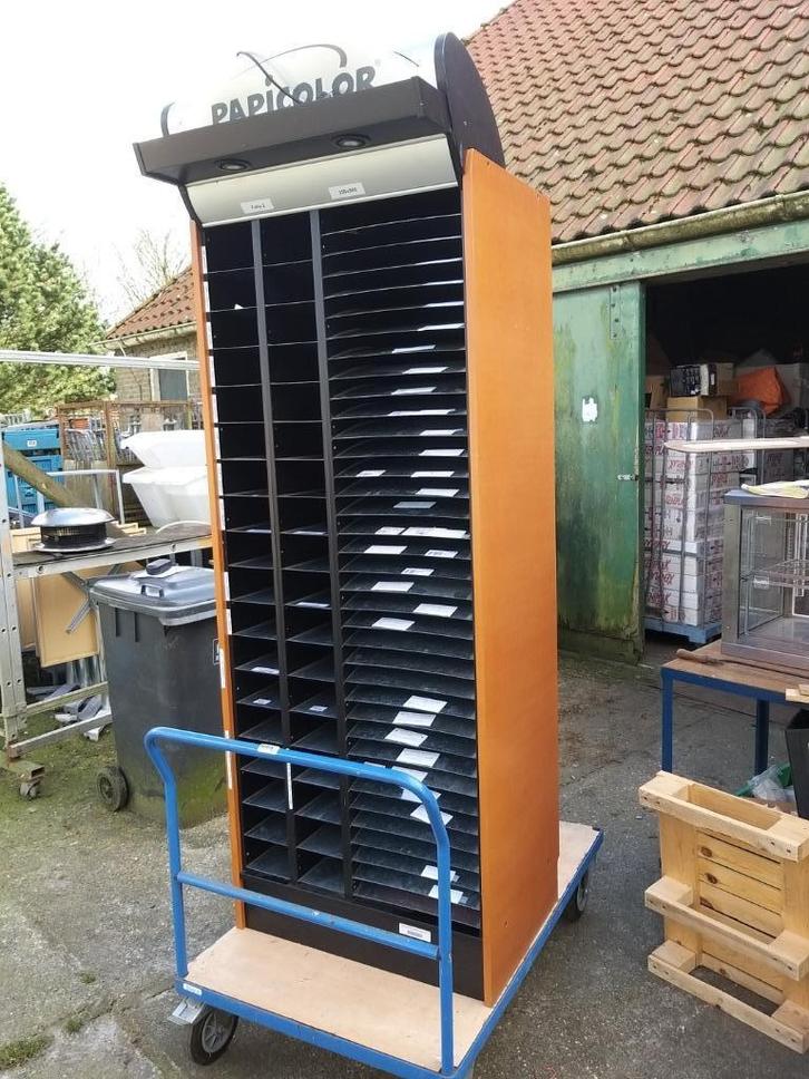 2 luxe verzamel kasten met verlichting (gratis op te halen, Huis en Inrichting, Kasten | Overige, Gebruikt, Ophalen