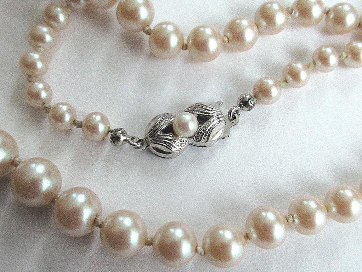 Mooie parelmoer kralen collier met zilveren 835 slotje., Sieraden, Tassen en Uiterlijk, Antieke sieraden, Ketting, Zilver, Met edelsteen