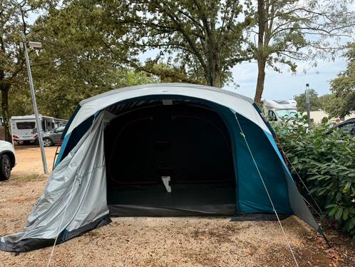 Quechua Kampeertent met luifel 5 personen Fresh&Black, Caravans en Kamperen, Tenten, tot en met 5, Zo goed als nieuw, Ophalen of Verzenden