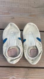 Turnschoentjes met blauw accent, Gebruikt, Verzenden, Wit, Maat 36 t/m 42