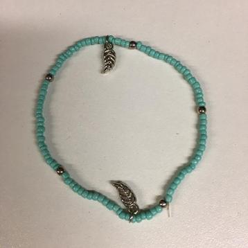Zelfgemaakte Turquoise Armband met 2 Veren beschikbaar voor biedingen