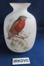 OPALINE GLAS VAAS * Met Vogel *, Antiek en Kunst, Verzenden