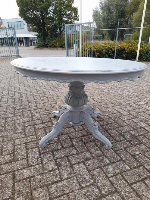 Mooie grijze barok bolpoot eet tafel doorsnee 120 cm, Antiek en Kunst, Antiek | Meubels | Tafels, Ophalen