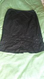 Zwarte nette M rok met kraaltjes!, Maat 38/40 (M), Zwart, Ophalen of Verzenden, Knielengte