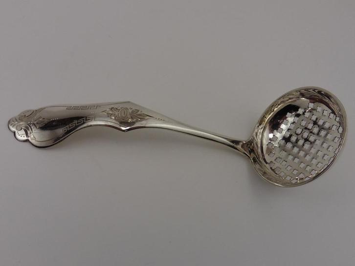 Zilveren strooilepel                                   Z198, Antiek en Kunst, Antiek | Goud en Zilver, Zilver, Ophalen of Verzenden