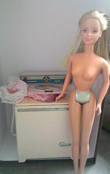 Vintage Barbie 1966 made in China met 1 extra jurk beschikbaar voor biedingen