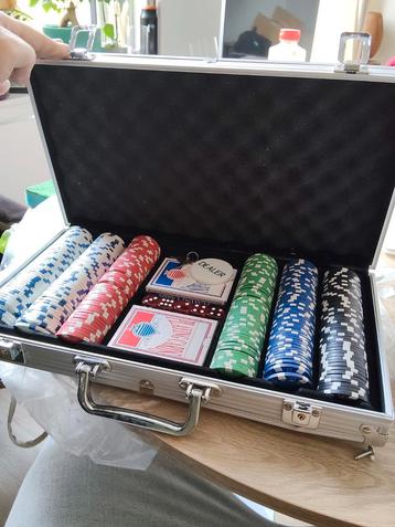 Complete Poker Set - Klaar voor de Pokeravond! beschikbaar voor biedingen