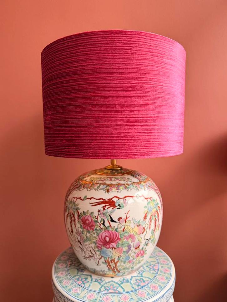 Chinese vaas-lamp met roze lampenkap diameter 30 cm, Antiek en Kunst, Antiek | Lampen, Ophalen of Verzenden