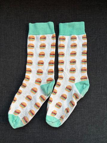 Sokken wit hamburger printjes maat 35-38 beschikbaar voor biedingen