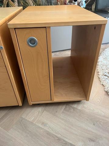 Bureau-/ladekastje beschikbaar voor biedingen
