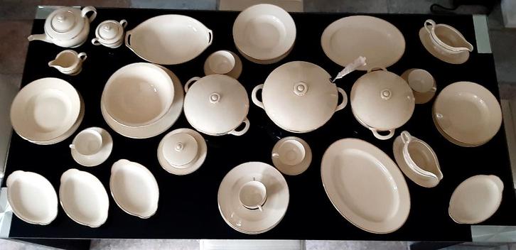 Alt Schönwald servies met gouden randje-66-delig nr 192, Antiek en Kunst, Antiek | Servies compleet, Ophalen