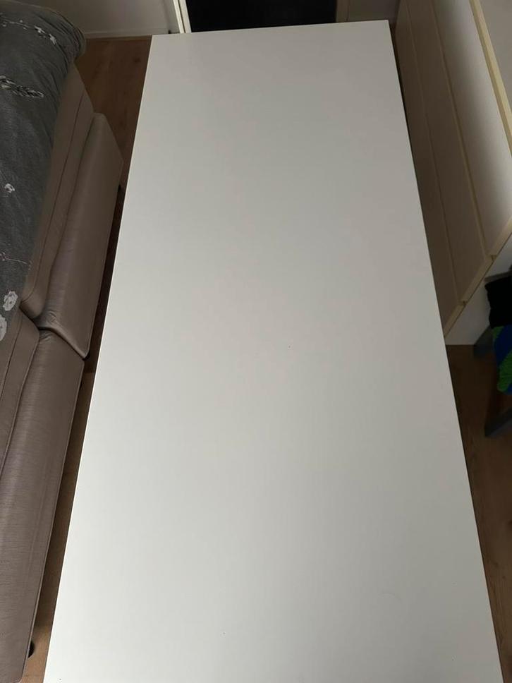 Te koop zeer net bureau Ikea Malm 150x65 wit, Huis en Inrichting, Bureaus, Zo goed als nieuw, Ophalen