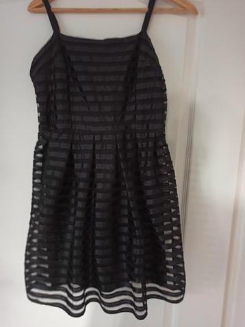 Zwart jurkje maat M beschikbaar voor biedingen