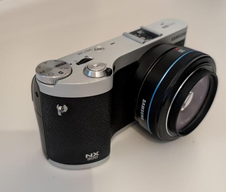 Samsung NX300 + 30mm F2.0 lens.Mooi setje | Zeer goede staat, Audio, Tv en Foto, Fotocamera's Digitaal, Gebruikt, Compact, Samsung