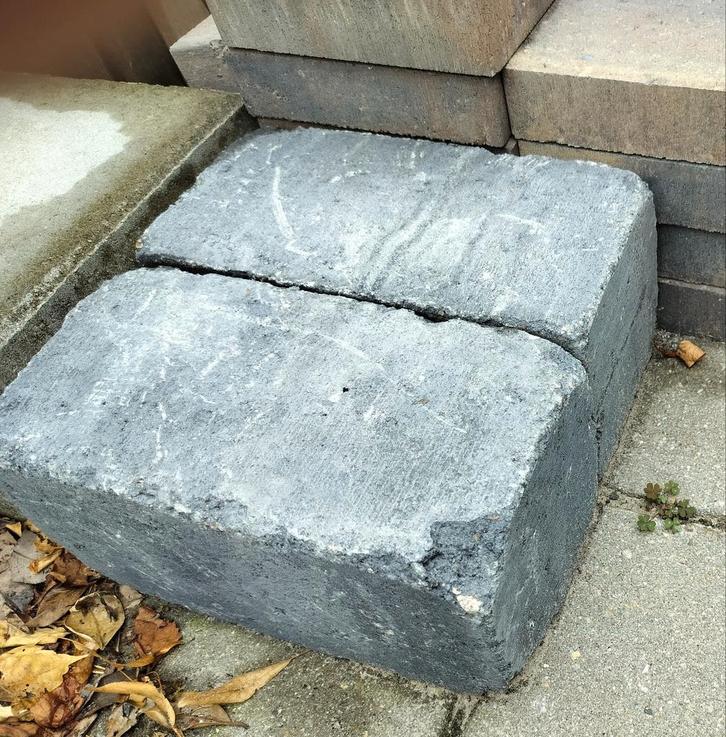 Gratis afhalen tuintegels .., Tuin en Terras, Tegels en Klinkers, Zo goed als nieuw, Terrastegels, Beton, Minder dan 5 m², Ophalen