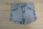 Bershka - Lichtblauwe korte broek - 32, Kort, Blauw, Zo goed als nieuw, Maat 34 (XS) of kleiner