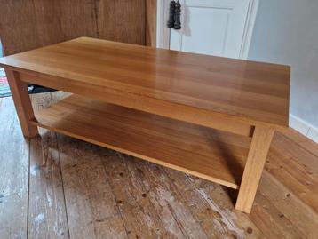 Mooie strakke massief eiken salontafel 2 laags 160 x 81,5 cm beschikbaar voor biedingen