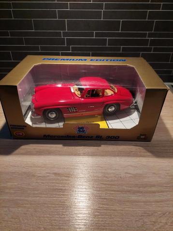 Bburago 1:18 Mercedes-Benz SL300 - in doos beschikbaar voor biedingen