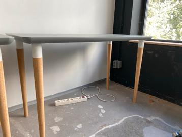 Ikea tafel grijsgroen met houten poten HILVER beschikbaar voor biedingen