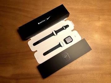 Apple Watch Nike Series 6 Space Grey Aluminum 44mm Otterbox beschikbaar voor biedingen