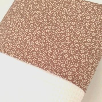 Bruin retro dessin bloem laken  beschikbaar voor biedingen