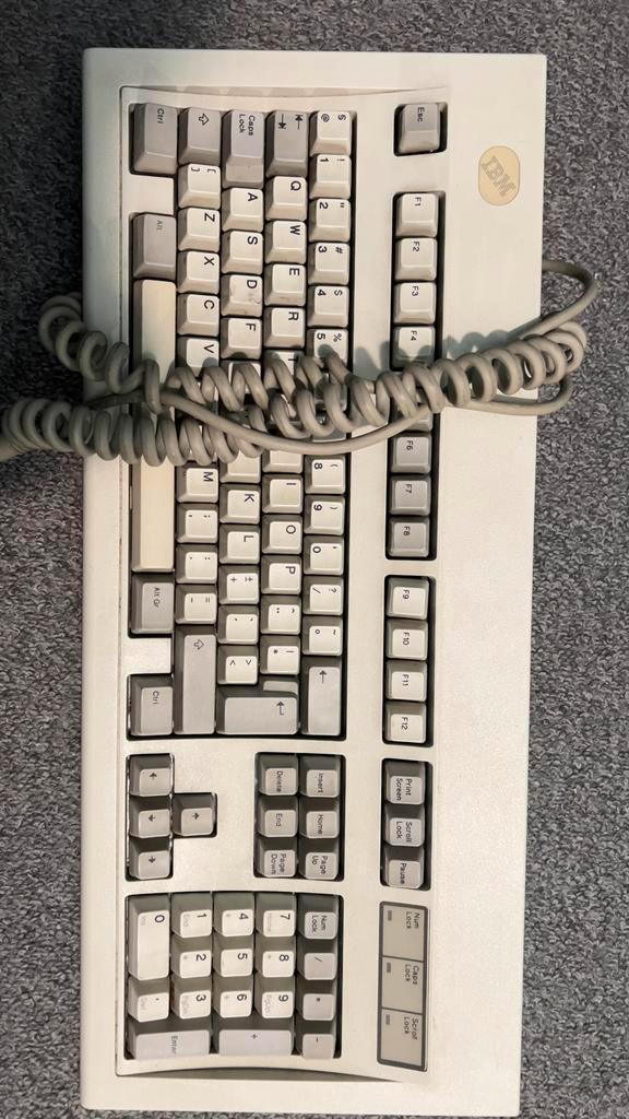 Authentiek IBM Toetsenbord - Klassieker!, Computers en Software, Toetsenborden, Gebruikt, Qwerty, Bedraad, Ophalen of Verzenden