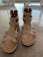 Gouden Sandalen Maat 36, Ophalen of Verzenden, Zo goed als nieuw, Meisje