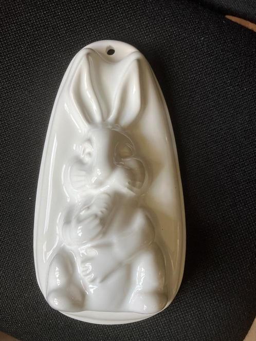 Vintage puddingvormen haas met wortel in twee kleuren, Antiek en Kunst, Antiek | Keramiek en Aardewerk, Verzenden