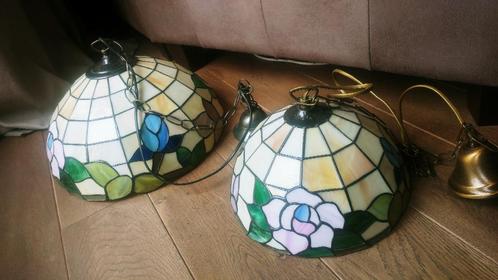 Tiffany hanglampen set met bloemen patroon., Huis en Inrichting, Lampen | Hanglampen, Gebruikt, Minder dan 50 cm, Glas, Ophalen