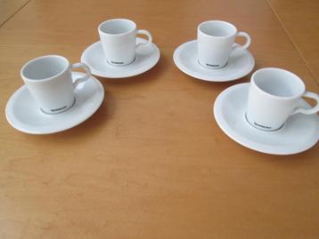 Nespresso. 4 Nespresso kop en schotels. Als nieuw. beschikbaar voor biedingen