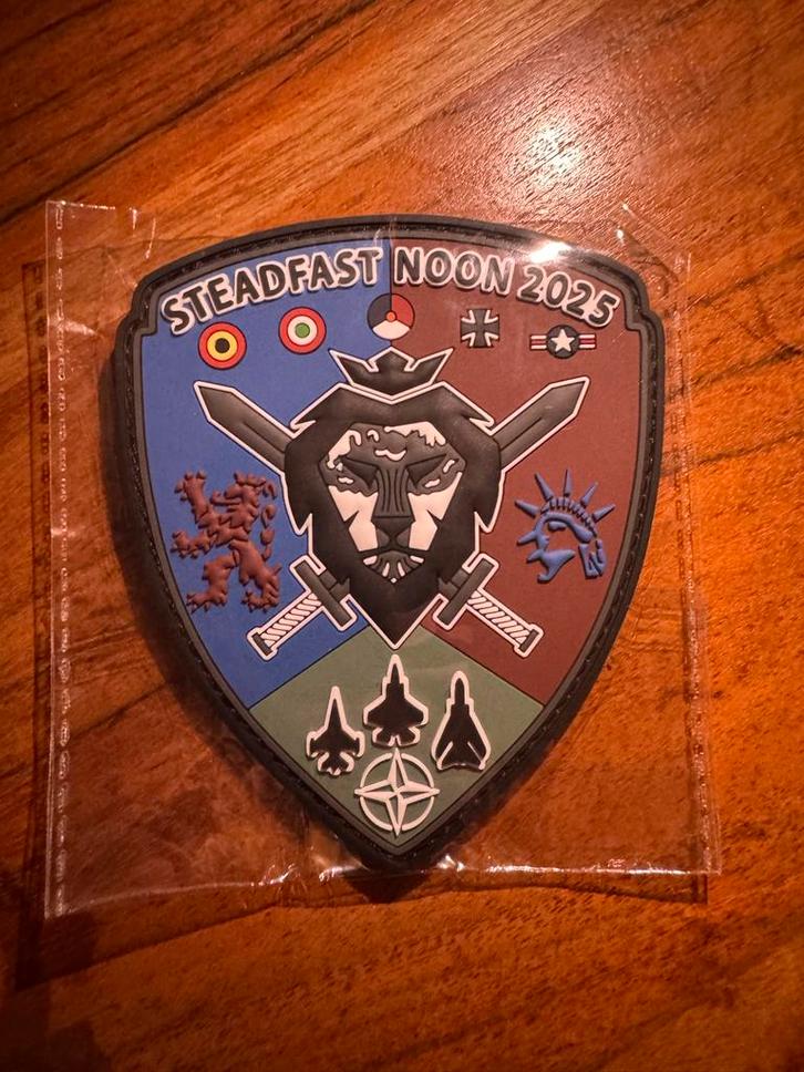 Steadfast Noon 2025 Patch, Verzamelen, Militaria | Algemeen, Overige soorten, Embleem of Badge, Overige gebieden, Ophalen of Verzenden