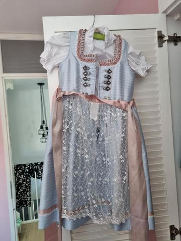 Dirndl maat 110 beschikbaar voor biedingen