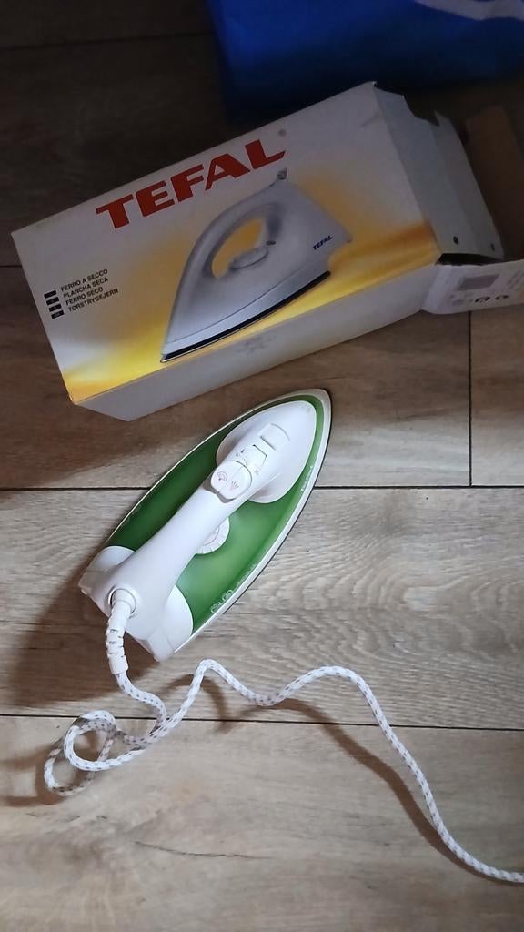 Te koop, Ophalen of Verzenden, Zo goed als nieuw, Strijkijzer met snoer