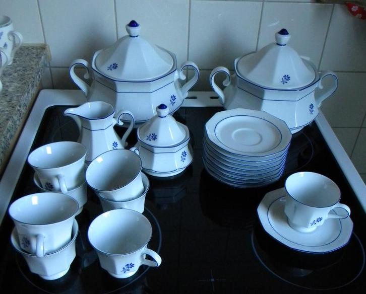 bavaria servies delen winterling marktleuthen BLAUW WIT, Huis en Inrichting, Keuken | Servies, Zo goed als nieuw, Bord(en), Overige stijlen