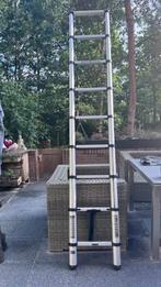 Thule aluminium uitschuifladder 9 treden, Doe-het-zelf en Verbouw, Ladders en Trappen, Ophalen, Zo goed als nieuw