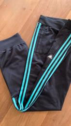 Adidas sportbroek donkerblauw met aqua strepen 170, Kinderen en Baby's, Kinderkleding | Maat 170, Meisje, Adidas 3 stripes, Ophalen of Verzenden