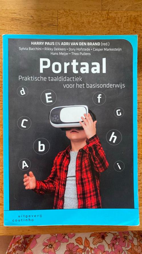 Adri van den Brand - Portaal, Boeken, Studieboeken en Cursussen, Zo goed als nieuw, HBO, Alpha, Ophalen of Verzenden