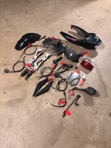 Diverse onderdelen Yamaha TDM 850 1996-2001 beschikbaar voor biedingen