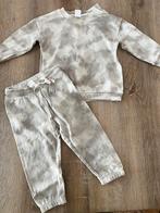 Beige tye dye 2 delig pakje sweatshirt top maat 80 h&m, Ophalen of Verzenden, Zo goed als nieuw, Meisje, Pakje