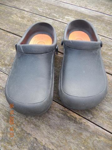 Crocs US M7 W90 (EUR 39/40) zwart beschikbaar voor biedingen