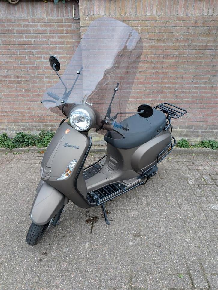 Mooie Scooter La Souris 2024 - Weinig KM!, Fietsen en Brommers, Snorfietsen en Snorscooters, Gebruikt, Overige merken, Benzine