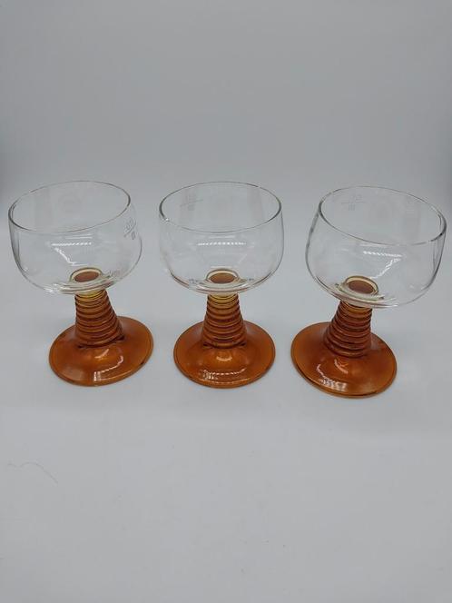 Set van 3 vintage wijnglazen met bruine poot, Verzamelen, Glas en Borrelglaasjes, Zo goed als nieuw, Overige typen, Ophalen of Verzenden