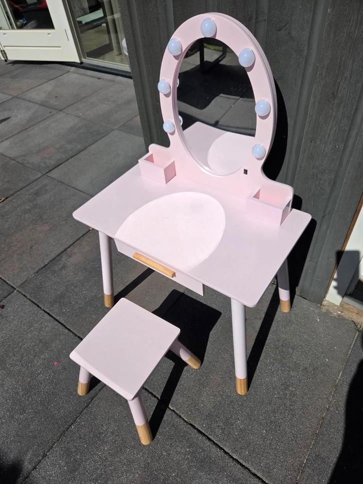 Roze Kinder Kaptafel met Spiegel, Lamp & Krukje, Kinderen en Baby's, Kinderkamer | Tafels en Stoelen, Ophalen
