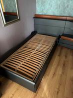 1 persoons bed met ombouw en kastje, incl electr lattenbodem, Ophalen, Verstelbaar, 90 cm, Eenpersoons