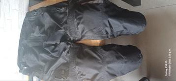 Motor broek beschikbaar voor biedingen