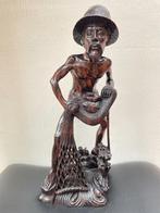 Balinese VISSER met net en mand (43 cm) - houtsnijwerk Bali, Antiek en Kunst, Kunst | Beelden en Houtsnijwerken, Ophalen of Verzenden